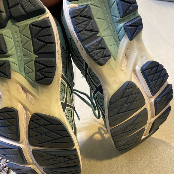 Brooks Running Shoes - Picture 3 of 3